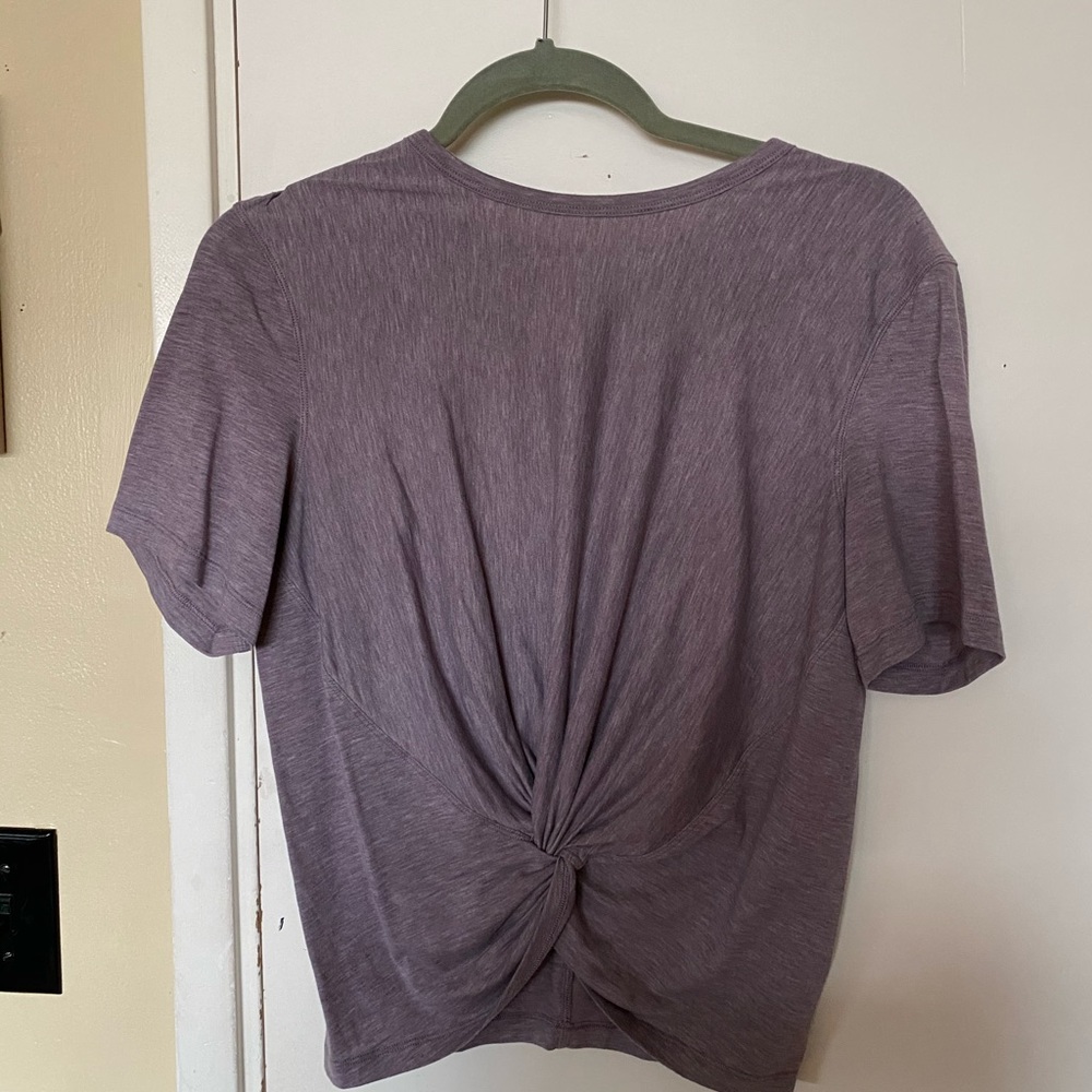 Lululemon shirt sleeve shirt (violet)